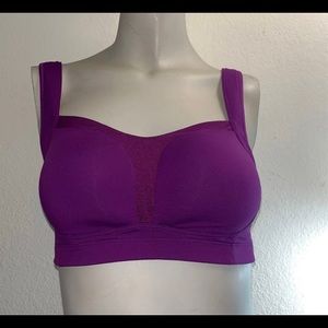 Lululemon ta ta tamer bra size 32DD